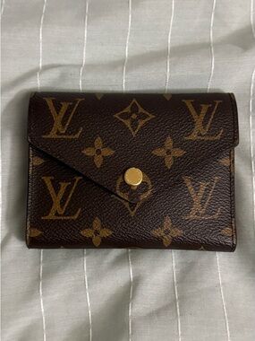 Louis Vuitton Victorine Wallet in Rose Ballerine